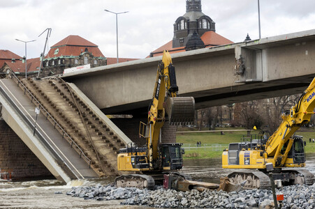 Abrissarbeiten an der Carolabrücke in Dresden