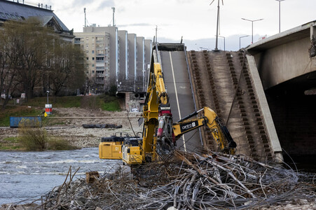 Abrissarbeiten an der Carolabrücke in Dresden