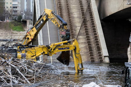 Abrissarbeiten an der Carolabrücke in Dresden