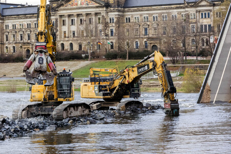 Abrissarbeiten an der Carolabrücke in Dresden