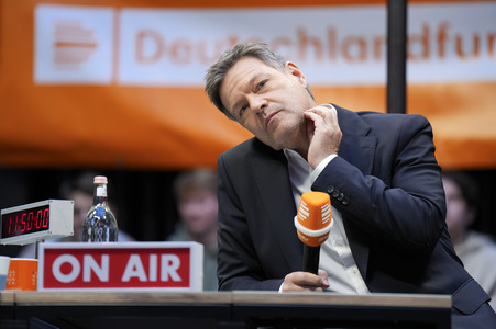 Live-Radioshow 'Studio 9 - Live aus dem Humboldt Forum' in Berlin