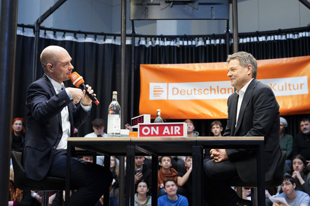 Live-Radioshow 'Studio 9 - Live aus dem Humboldt Forum' in Berlin