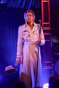 Musik-Show 'We Could Be Heroes' mit Sven Ratzke & Band in Berlin