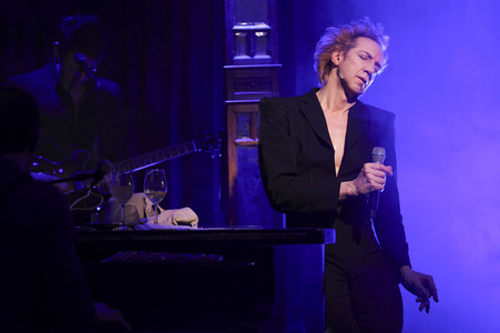 Musik-Show 'We Could Be Heroes' mit Sven Ratzke & Band in Berlin