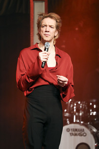 Musik-Show 'We Could Be Heroes' mit Sven Ratzke & Band in Berlin