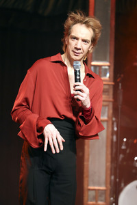 Musik-Show 'We Could Be Heroes' mit Sven Ratzke & Band in Berlin