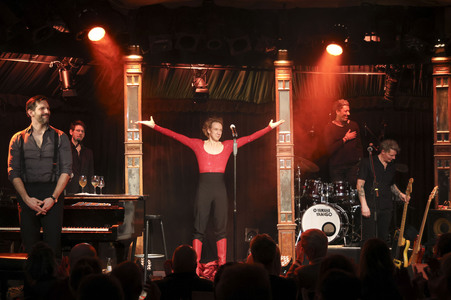 Musik-Show 'We Could Be Heroes' mit Sven Ratzke & Band in Berlin