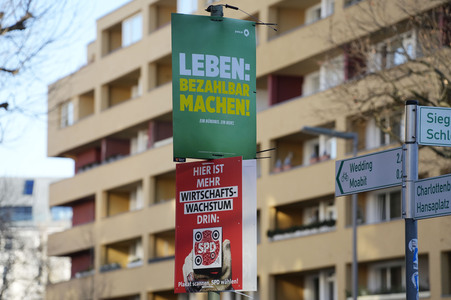 Wahlplakate zur Bundestagswahl 2025 in Berlin