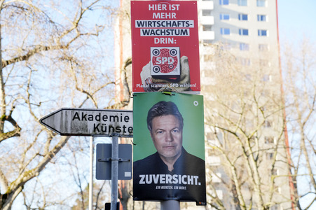 Wahlplakate zur Bundestagswahl 2025 in Berlin