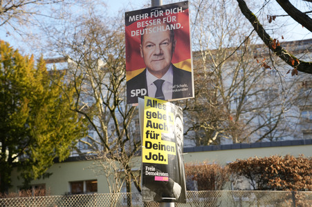 Wahlplakate zur Bundestagswahl 2025 in Berlin