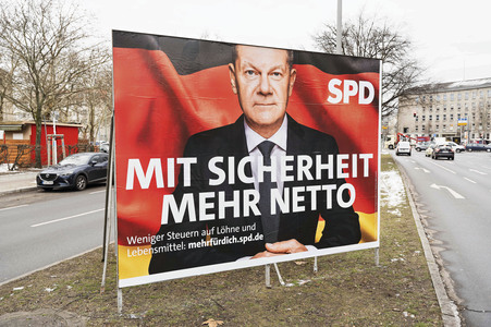 Wahlplakate zur Bundestagswahl 2025 in Berlin