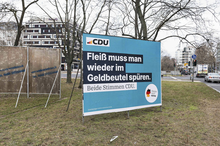 Wahlplakate zur Bundestagswahl 2025 in Berlin