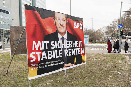 Wahlplakate zur Bundestagswahl 2025 in Berlin