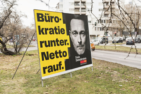 Wahlplakate zur Bundestagswahl 2025 in Berlin
