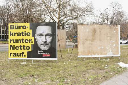 Wahlplakate zur Bundestagswahl 2025 in Berlin