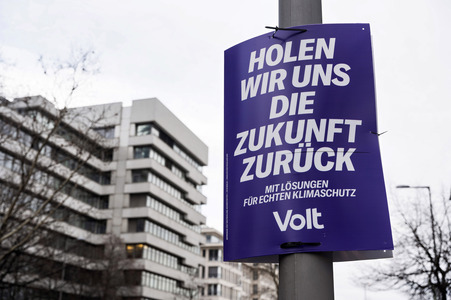 Wahlplakate zur Bundestagswahl 2025 in Berlin