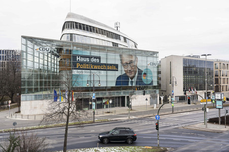 Wahlplakate zur Bundestagswahl 2025 in Berlin