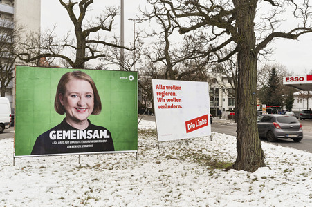 Wahlplakate zur Bundestagswahl 2025 in Berlin