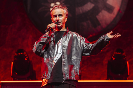 Konzert von Jan Böhmermann und dem Rundfunk-Tanzorchester Ehrenfeld in Erfurt