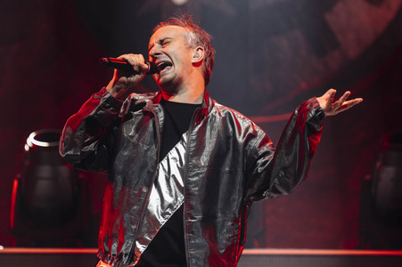 Konzert von Jan Böhmermann und dem Rundfunk-Tanzorchester Ehrenfeld in Erfurt