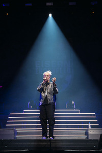 Konzert von Jan Böhmermann und dem Rundfunk-Tanzorchester Ehrenfeld in Erfurt