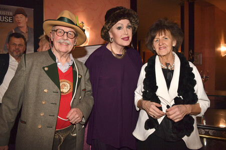 Theaterpremiere 'Hausmeister Krause - Du lebst nur zweimal' in München