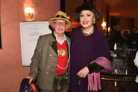 Theaterpremiere 'Hausmeister Krause - Du lebst nur zweimal' in München