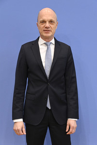 Bundespressekonferenz 'Impuls für messbare Bildungsziele' in Berlin