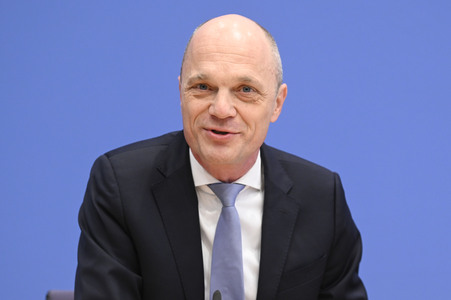 Bundespressekonferenz 'Impuls für messbare Bildungsziele' in Berlin