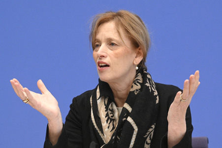 Bundespressekonferenz 'Impuls für messbare Bildungsziele' in Berlin