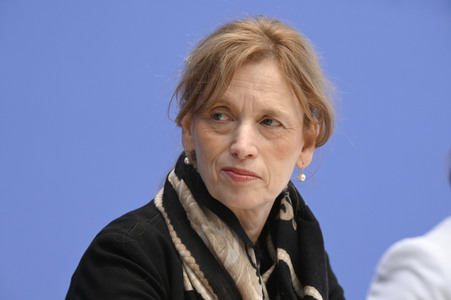 Bundespressekonferenz 'Impuls für messbare Bildungsziele' in Berlin