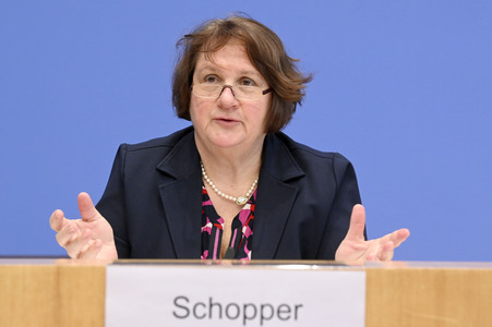 Bundespressekonferenz 'Impuls für messbare Bildungsziele' in Berlin