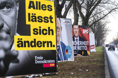 Wahlplakate zur Bundestagswahl 2025 in Berlin