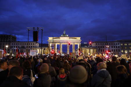 Demonstration gegen den Rechtsruck in Berlin