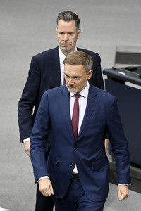 211. Sitzung des Deutschen Bundestages in Berlin