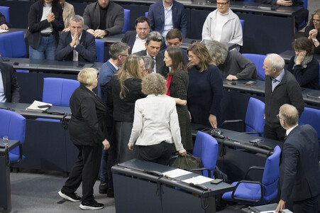 211. Sitzung des Deutschen Bundestages in Berlin