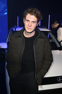 Bunte New Faces Party auf der Berlin Fashion Week A/W 2025 in Berlin