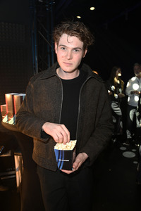 Bunte New Faces Party auf der Berlin Fashion Week A/W 2025 in Berlin