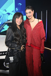 Bunte New Faces Party auf der Berlin Fashion Week A/W 2025 in Berlin