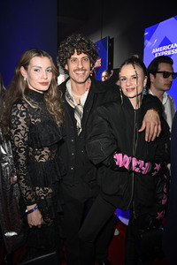 Bunte New Faces Party auf der Berlin Fashion Week A/W 2025 in Berlin
