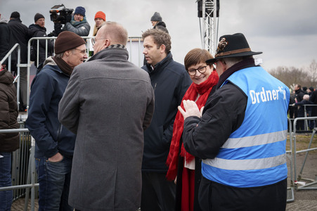 Demonstration 'Rettet die Brandmauer!' in Berlin