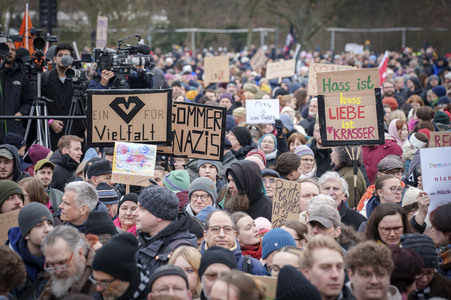 Demonstration 'Rettet die Brandmauer!' in Berlin