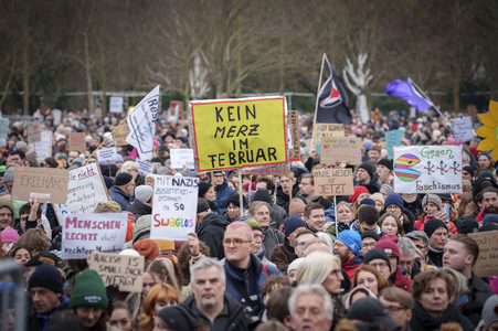 Demonstration 'Rettet die Brandmauer!' in Berlin