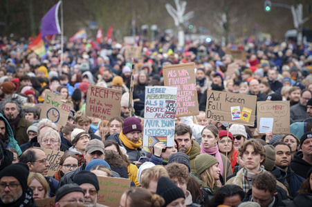 Demonstration 'Rettet die Brandmauer!' in Berlin