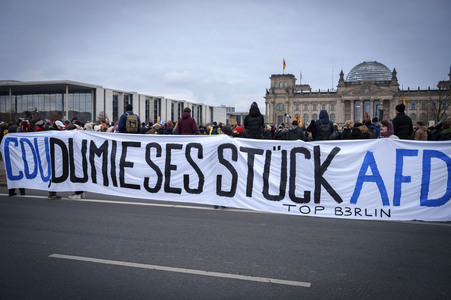 Demonstration 'Rettet die Brandmauer!' in Berlin
