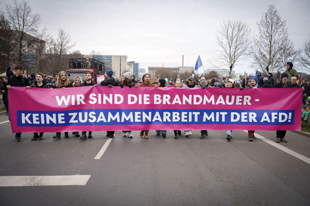 Demonstration 'Rettet die Brandmauer!' in Berlin