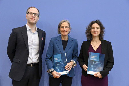 Bundespressekonferenz Vorstellung des Gutachten des Nationalen Normenkontrollrats in Berlin
