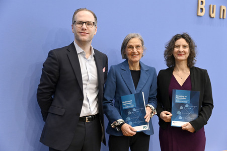 Bundespressekonferenz Vorstellung des Gutachten des Nationalen Normenkontrollrats in Berlin