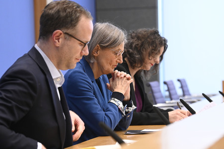 Bundespressekonferenz Vorstellung des Gutachten des Nationalen Normenkontrollrats in Berlin