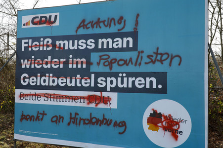 Vandalismus an Wahlplakaten in Bonn
